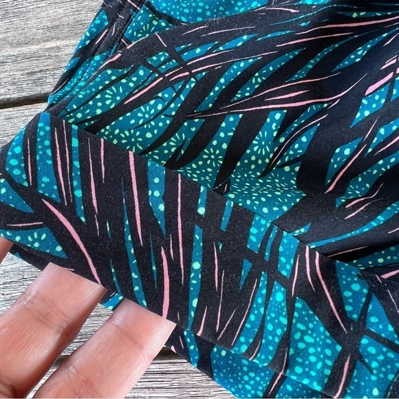 Lululemon Spring Break Away Short II Palm Lace Tofino Teal Multi W7FFPS Size 4 - Picture 7 of 9